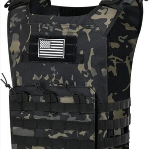 Camouflage Outdoor Vest with Flag Patch